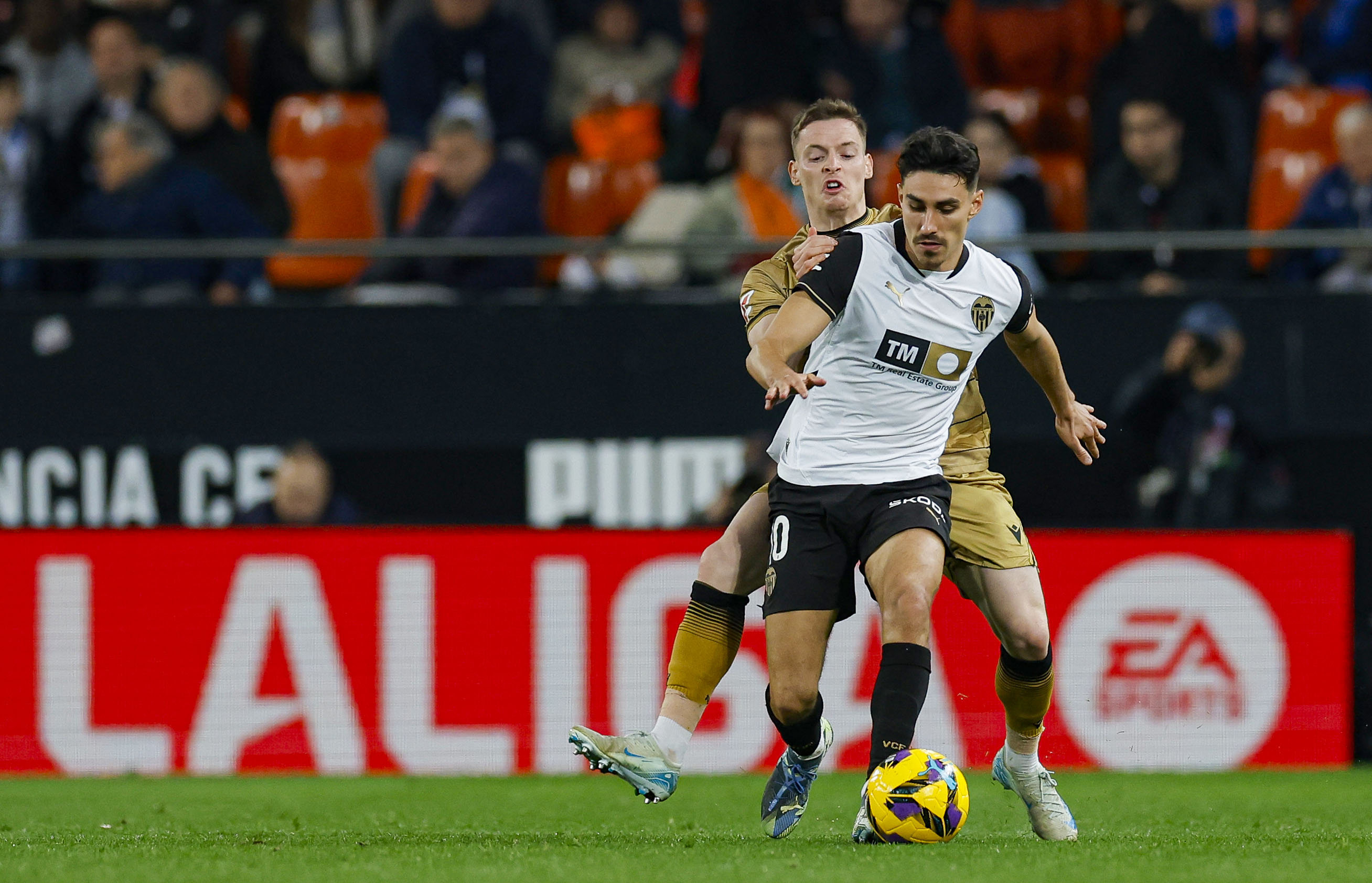 Valencia's Preseason Woes: Lessons from Petro de Luanda Defeat
