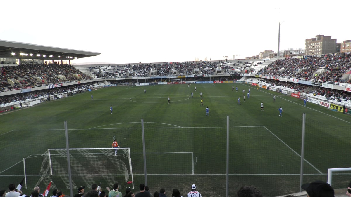 Tactical Masterclass: Girona Dominates Elche with Strategic Brilliance