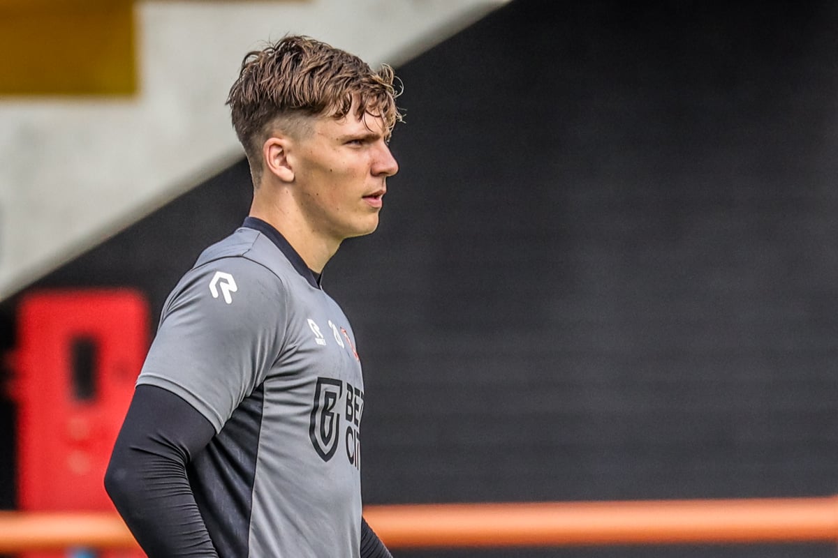 Valencia Pounces: Bid Placed for Volendam Keeper Kayne van Oevelen