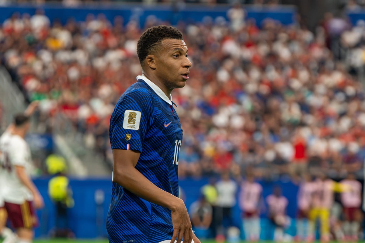 Mbappé's Injury Shakes Real Madrid's Title Hopes as French Star Returns Home for Treatment