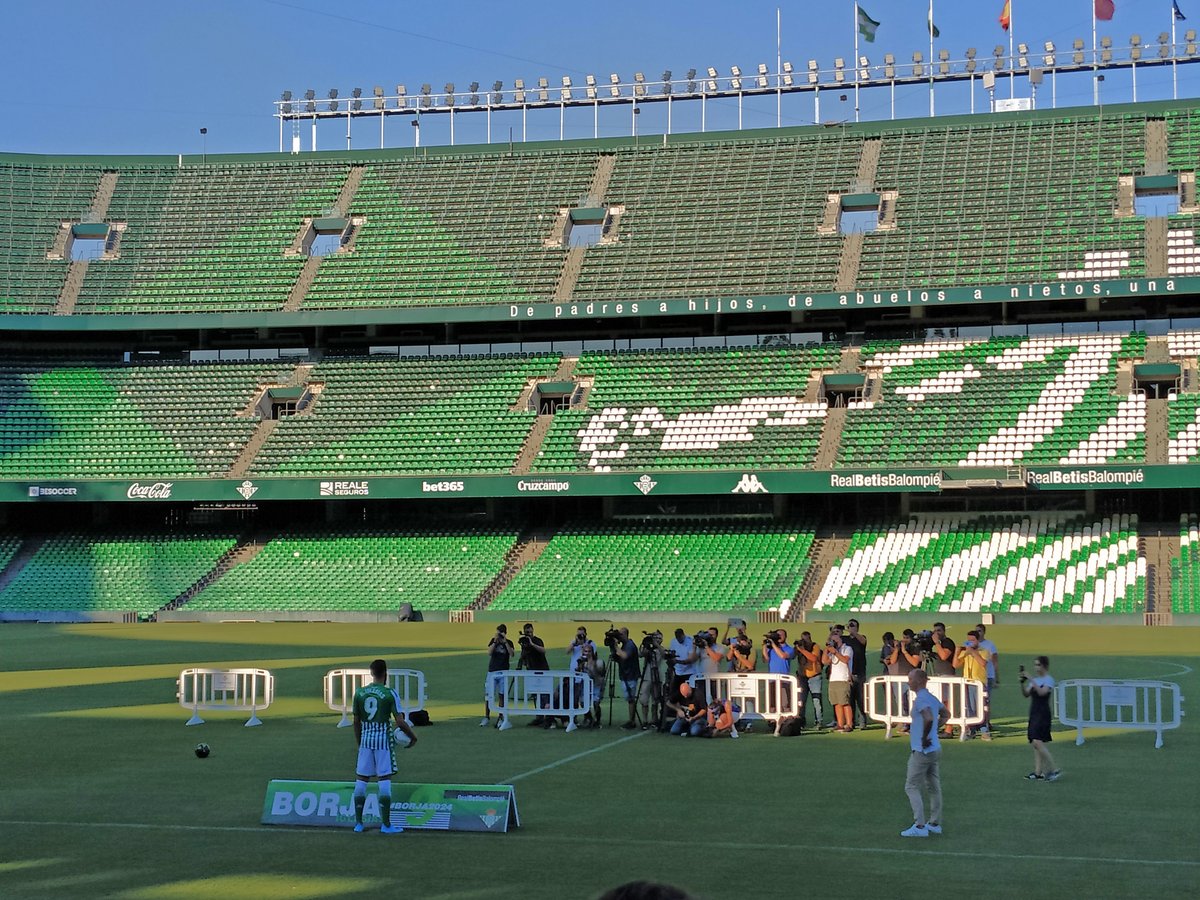 Borja Iglesias Settling In: A New Chapter Under Giráldez Could Shift the Title Race